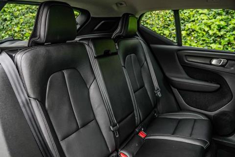 2018 Volvo XC40 T5 AWD Inscription - Thumbnail