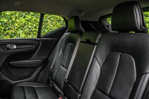 2018 Volvo XC40 T5 AWD Inscription - Thumbnail