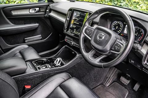 2018 Volvo XC40 T5 AWD Inscription - Thumbnail
