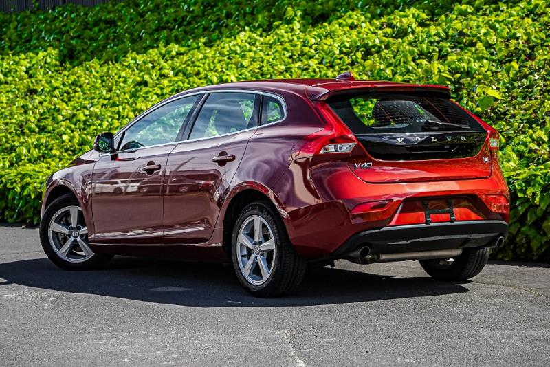 2015 Volvo V40 T4