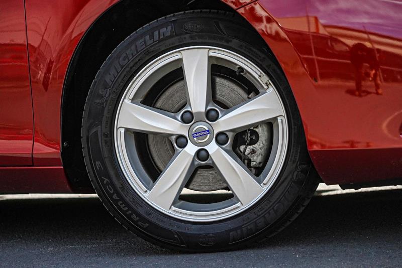 2015 Volvo V40 T4