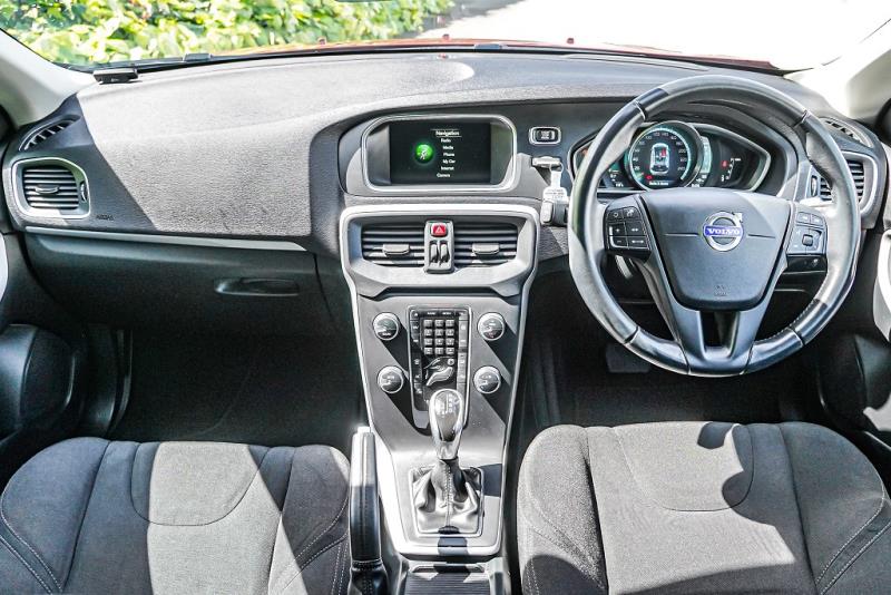 2015 Volvo V40 T4