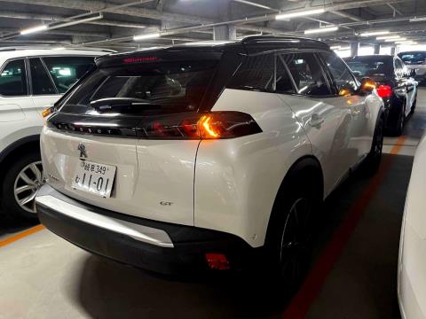 2021 Peugeot e-2008 GT Electric - Thumbnail