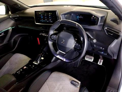 2021 Peugeot e-2008 GT Electric - Thumbnail