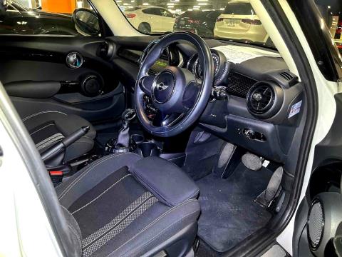 2016 Mini Cooper - Thumbnail