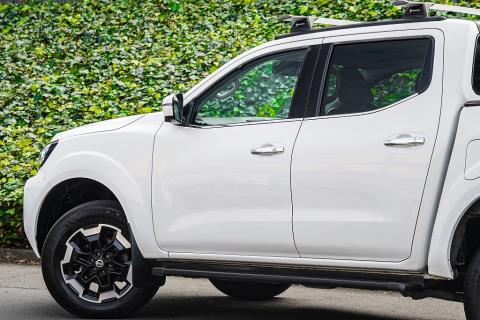 2021 Nissan Navara ST-X 2.3D - Thumbnail