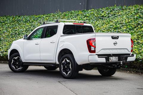 2021 Nissan Navara ST-X 2.3D - Thumbnail