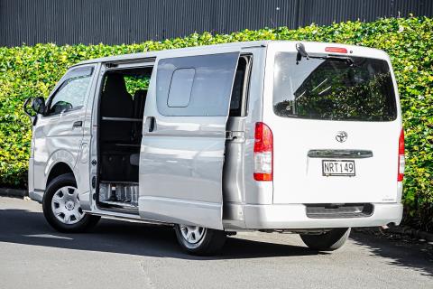 2019 Toyota Hiace ZL 5 Door - Thumbnail