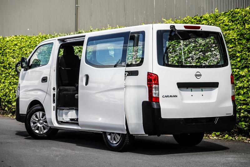 2022 Nissan NV350 / Caravan 5 Door