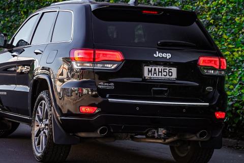 2019 Jeep Grand Cherokee Overland - Thumbnail