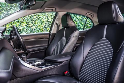 2019 Toyota Camry Hybrid - Thumbnail
