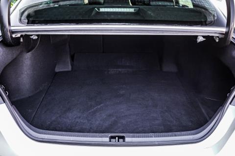 2019 Toyota Camry Hybrid - Thumbnail