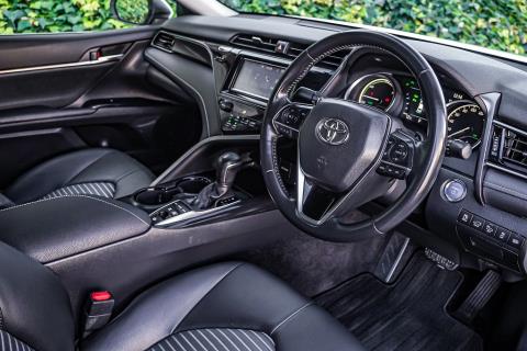 2019 Toyota Camry Hybrid - Thumbnail
