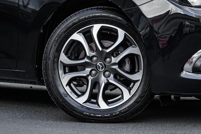 2018 Mazda 2 / Demio