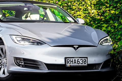 2018 Tesla Model S 75D AWD - Thumbnail