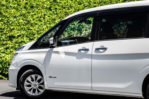 2018 Nissan Serena Hybrid 8 Seat - Thumbnail