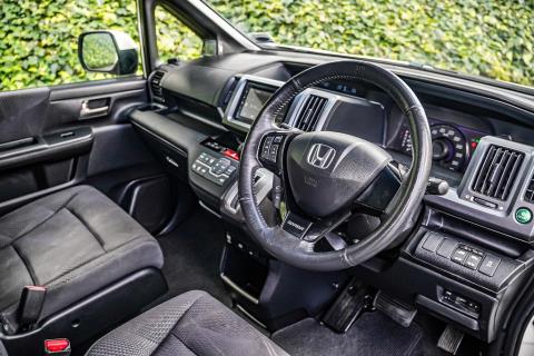 2011 Honda Step Wagon - Thumbnail