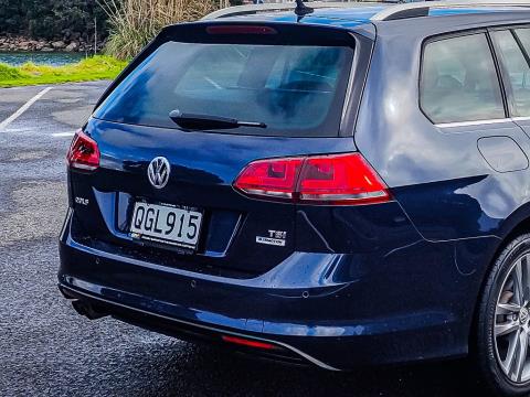 2015 Volkswagen Golf TSI Wagon R Line - Thumbnail