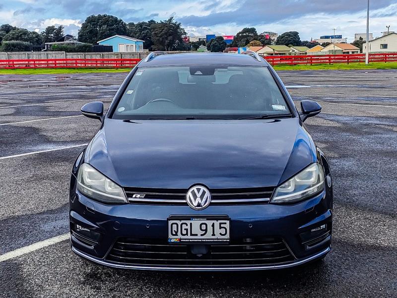 2015 Volkswagen Golf TSI Wagon R Line