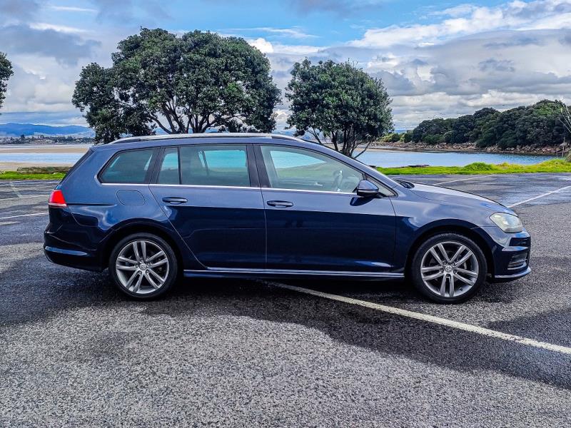 2015 Volkswagen Golf TSI Wagon R Line