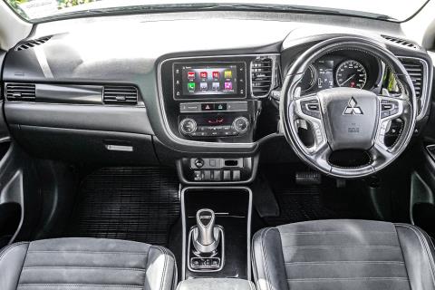 2019 Mitsubishi Outlander PHEV XLS - Thumbnail