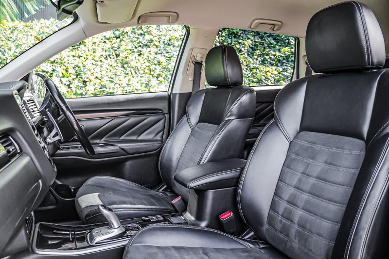 2019 Mitsubishi Outlander PHEV XLS