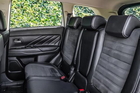 2019 Mitsubishi Outlander PHEV XLS - Thumbnail