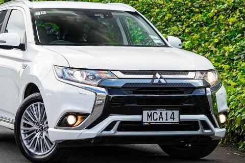 2019 Mitsubishi Outlander PHEV XLS - Thumbnail