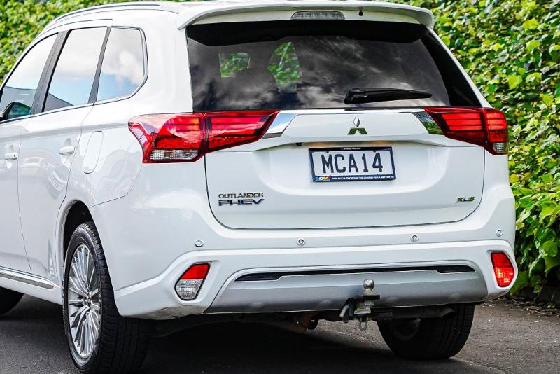 2019 Mitsubishi Outlander PHEV XLS