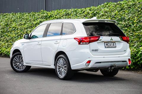 2019 Mitsubishi Outlander PHEV XLS - Thumbnail
