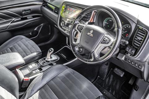 2019 Mitsubishi Outlander PHEV XLS - Thumbnail