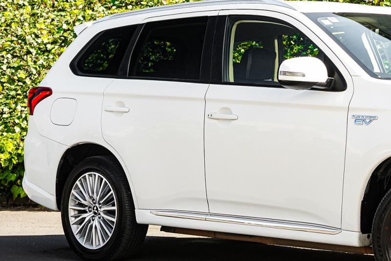 2019 Mitsubishi Outlander XLS PHEV