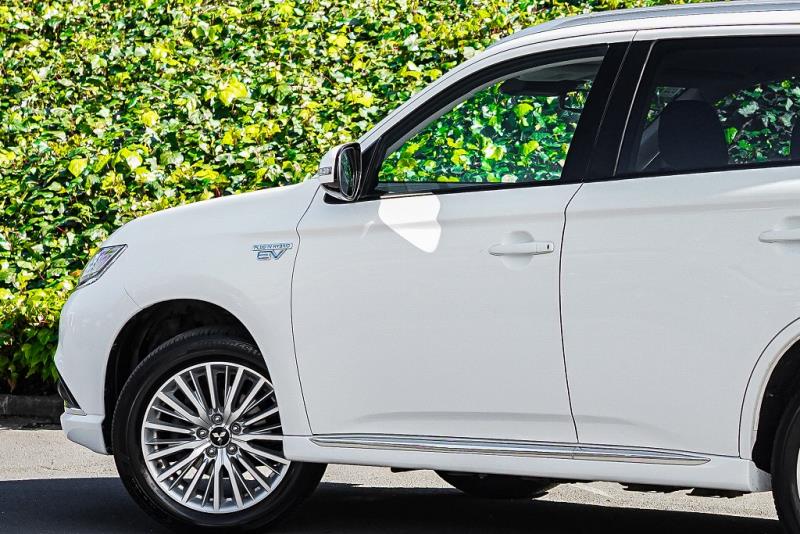 2019 Mitsubishi Outlander XLS PHEV