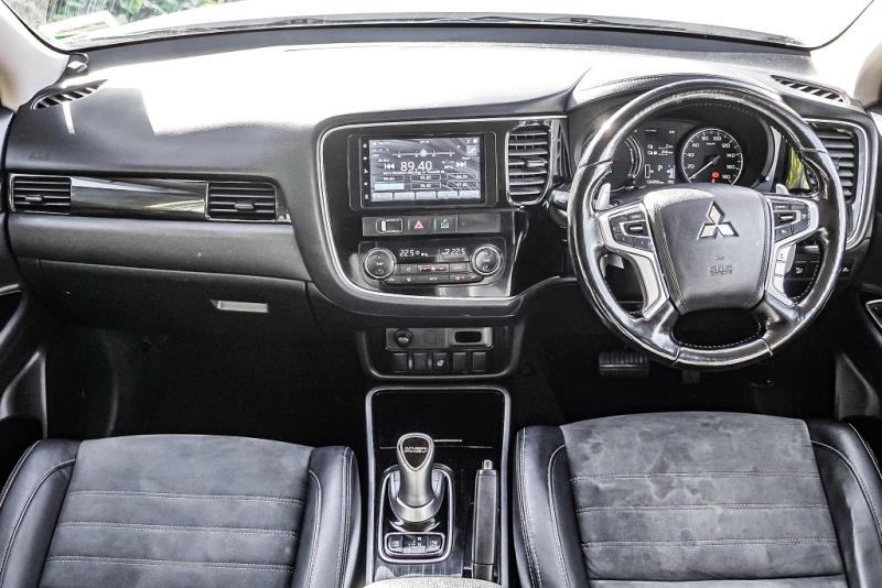 2016 Mitsubishi Outlander PHEV 4WD