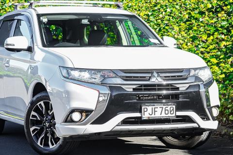 2016 Mitsubishi Outlander PHEV 4WD - Thumbnail