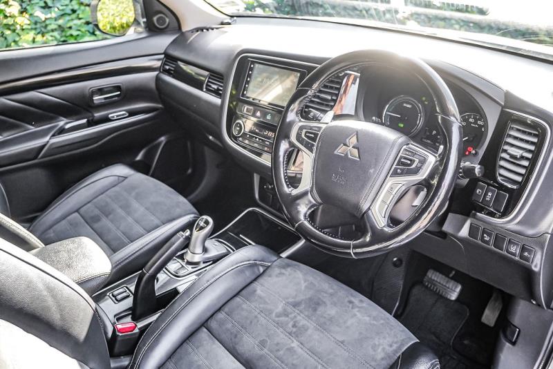 2016 Mitsubishi Outlander PHEV 4WD