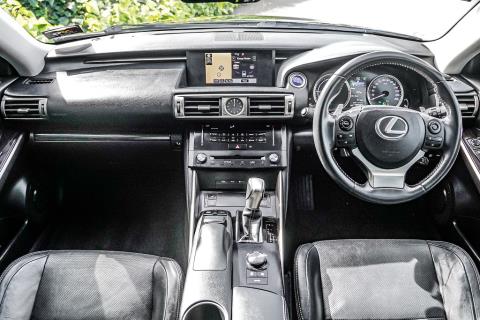 2015 Lexus IS 300H - Thumbnail