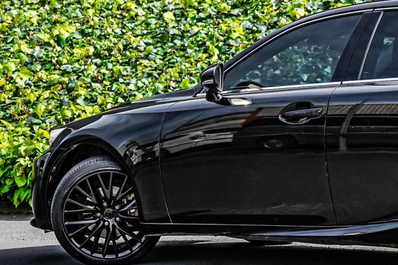 2015 Lexus IS 300H