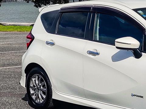 2017 Nissan Note e-Power Hybrid - Thumbnail