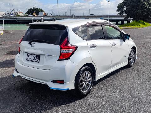 2017 Nissan Note e-Power Hybrid - Thumbnail