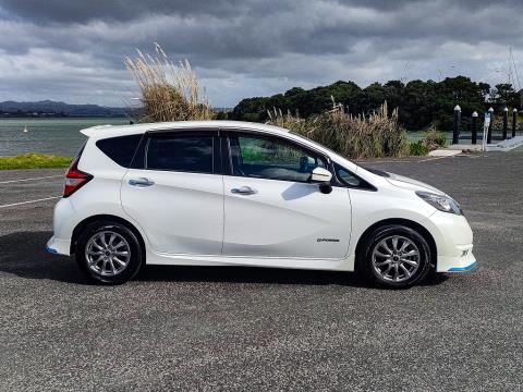 2017 Nissan Note e-Power Hybrid - Thumbnail