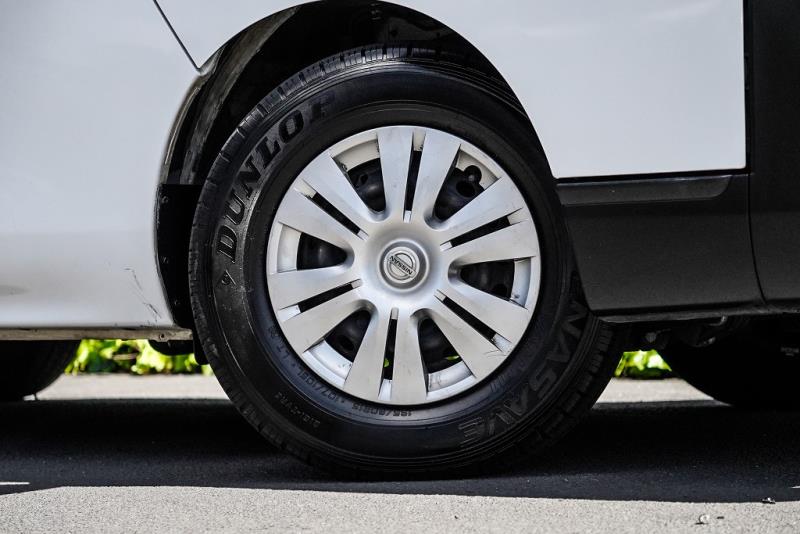 2017 Nissan NV350 9 Seater