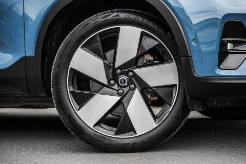 2022 Volvo C40 Recharge Ultimate - Thumbnail