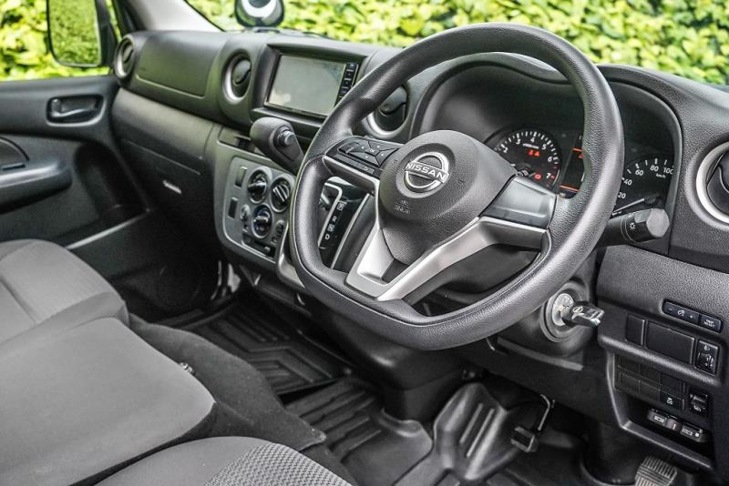 2022 Nissan NV350 / Caravan 5 Door