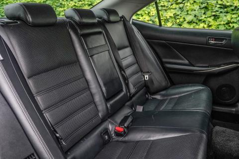 2013 Lexus IS 300h - Thumbnail