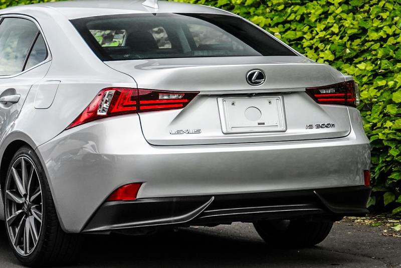 2013 Lexus IS 300h