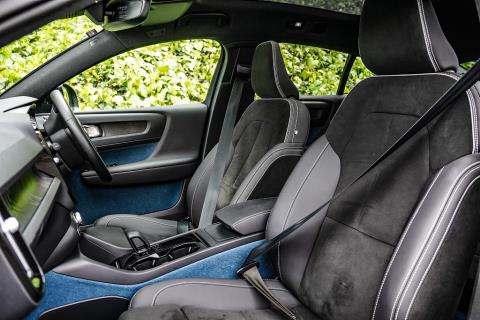 2022 Volvo C40 4WD Recharge Twin - Thumbnail