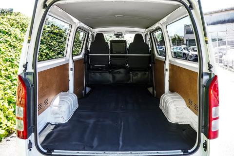 2020 Toyota Hiace ZL 5 Door - Thumbnail