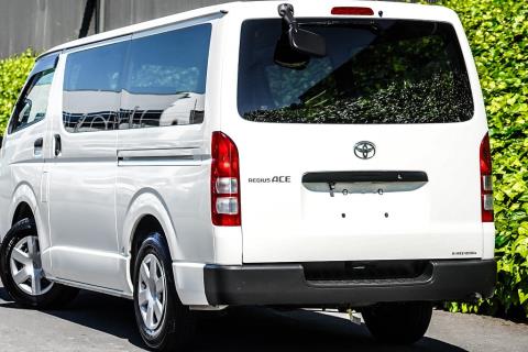 2020 Toyota Hiace ZL 5 Door - Thumbnail
