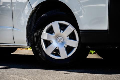 2020 Toyota Hiace ZL 5 Door - Thumbnail